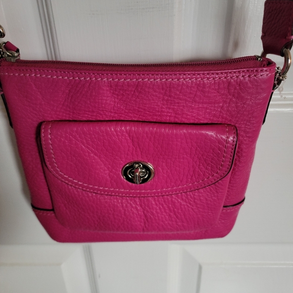 COACH Park pebbled leather Swingpack crossbody bag purse - Picture 2 of 5